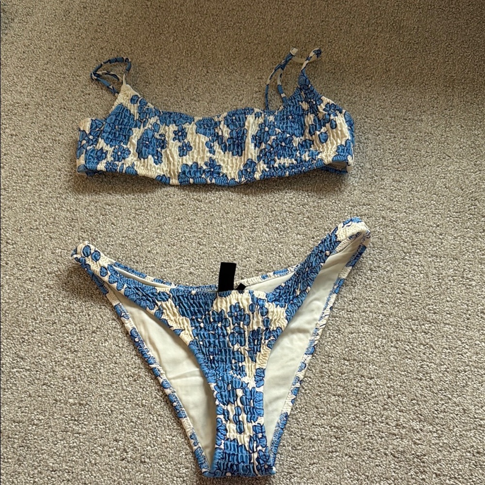RARE TRIANGL PATTERN SWIMSUIT